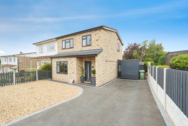 Hawthorn Road, Yeadon, Leeds 1