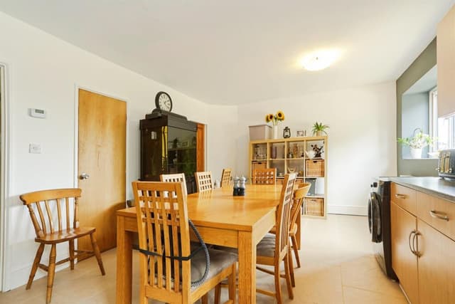 Hawthorn Road, Yeadon, Leeds 4