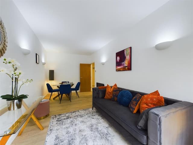 Modern Leed Canal Apartment - 1 bed 4